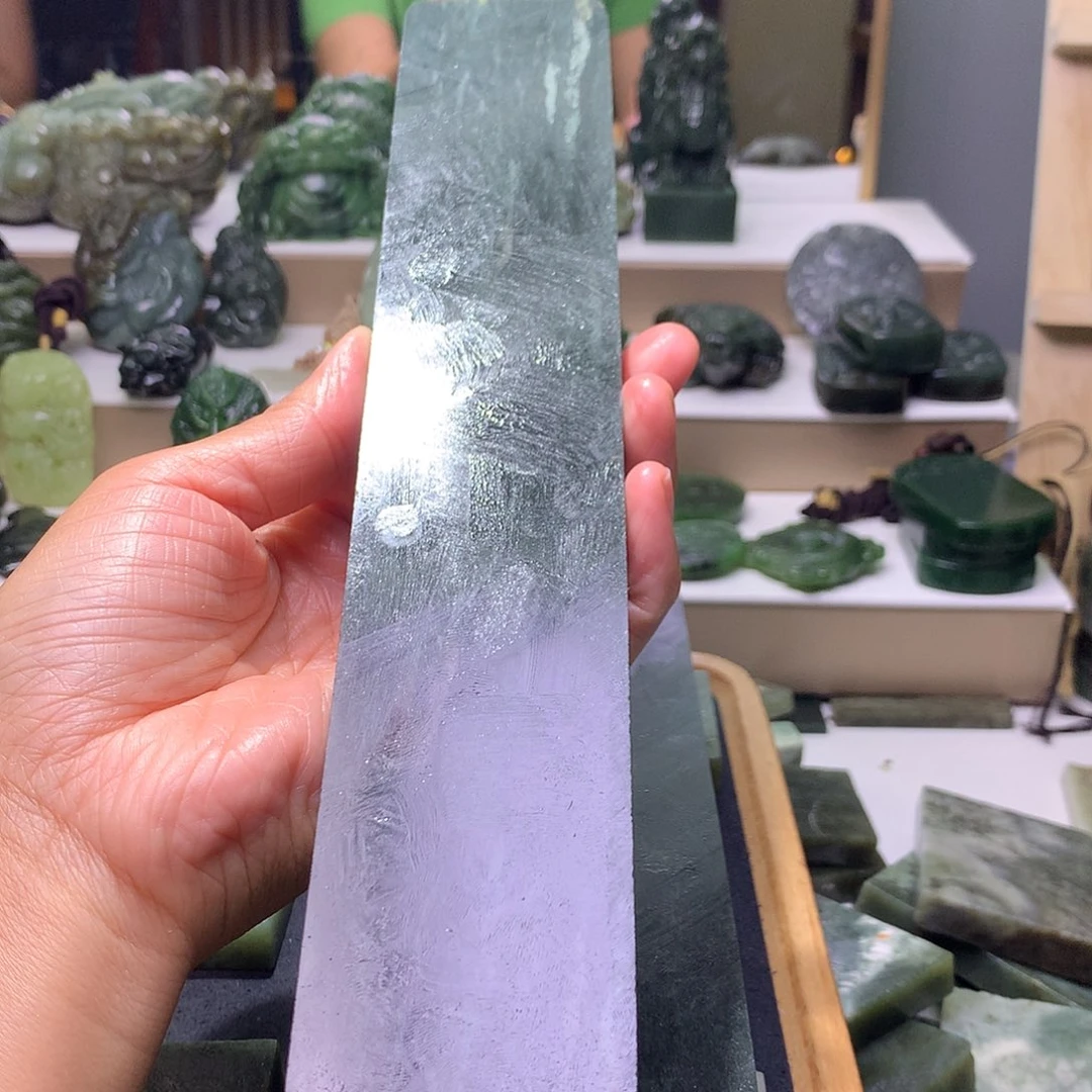 颈饰未镶嵌透闪石质玉春****。