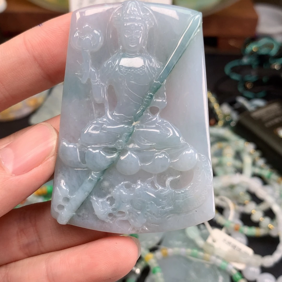 翡翠未镶嵌颈饰虚空