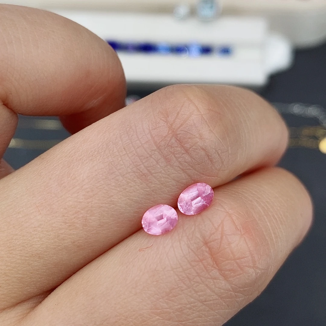 尖晶石裸石多样性发其一