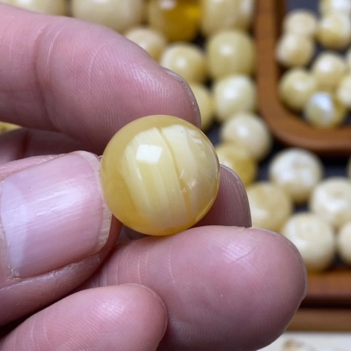 蜜蜡琥珀画未镶嵌王*贱