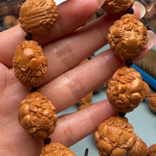 吊坠桃核橄榄雕工艺品