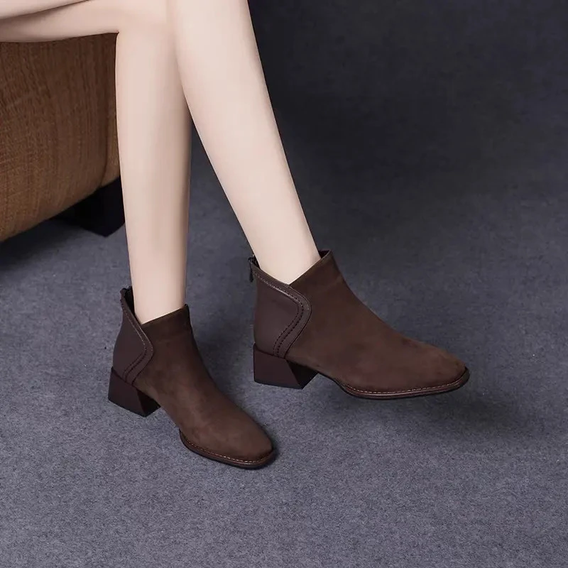 2025秋冬季磨砂短靴女粗跟中跟秋冬软皮鞋踝靴气质马丁高跟鞋粗跟