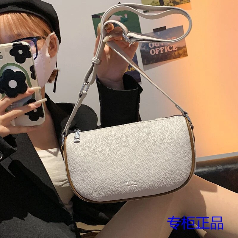 品牌包2025新款大容量单肩休闲斜挎包女中年女士轻便大容量单肩包