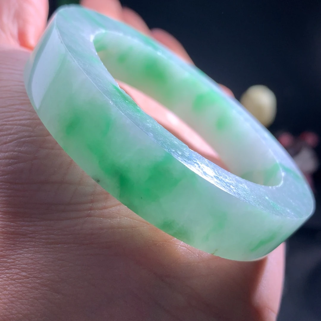 未镶嵌手镯定制翡翠