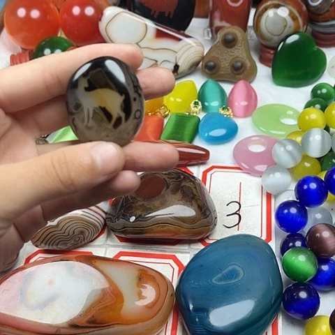 玛瑙/玉髓颈饰未镶嵌