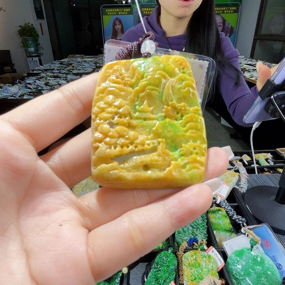 颈饰未镶嵌翡翠一