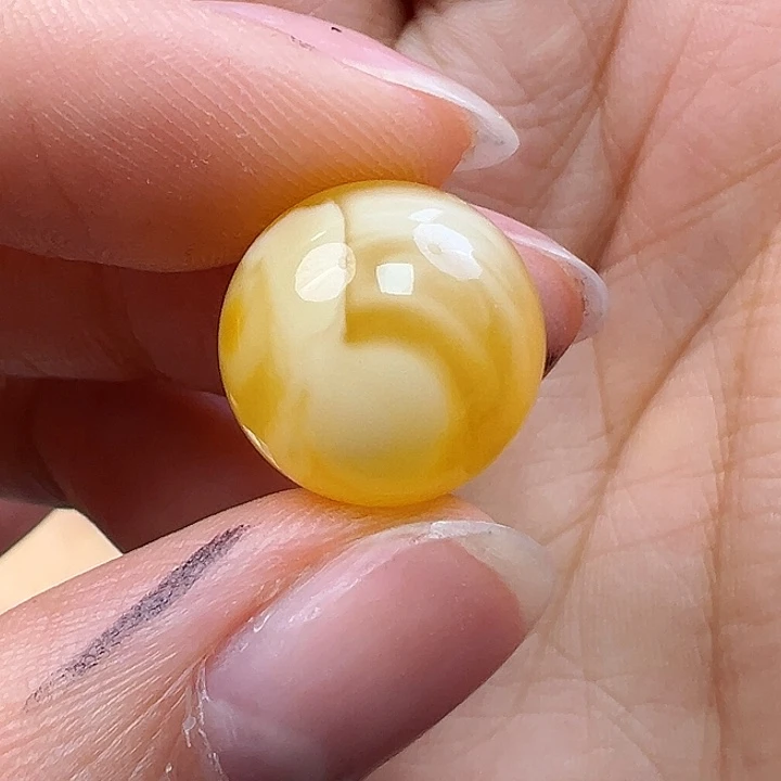 蜜蜡未镶嵌珠宝奇石