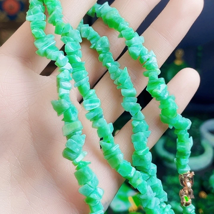 翡翠未镶嵌颈饰多样性