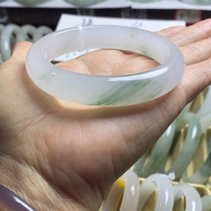 石英质玉（天山翠）未镶嵌手镯