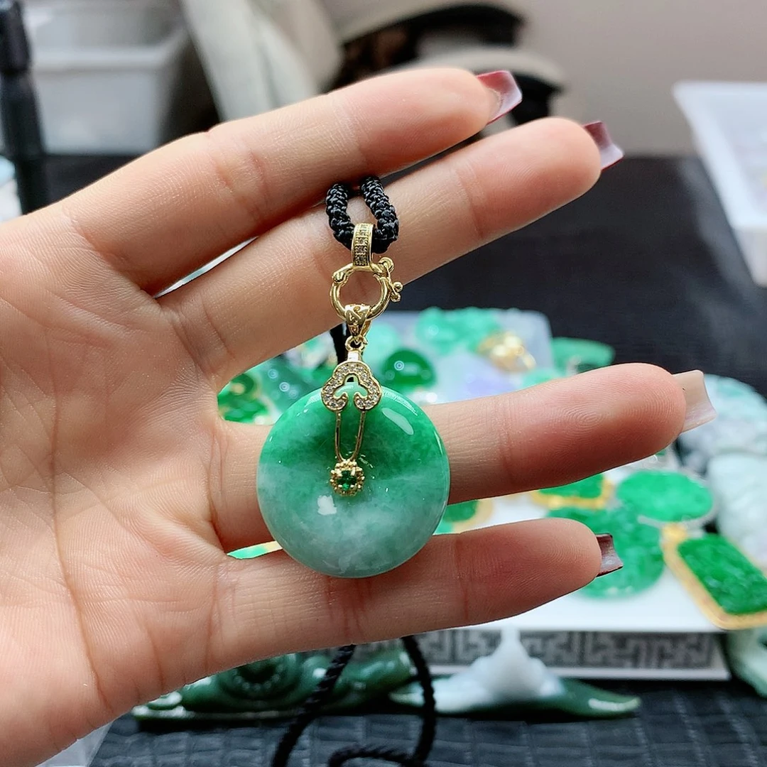 【闪购商品】翡翠吊坠(赠链)合金