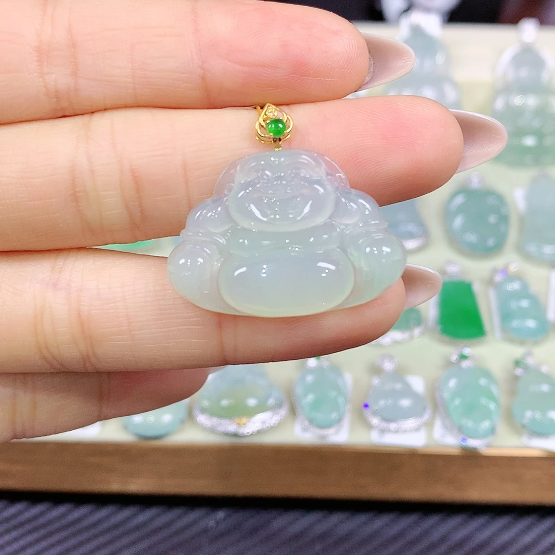 翡翠18K金镶嵌颈饰佛公