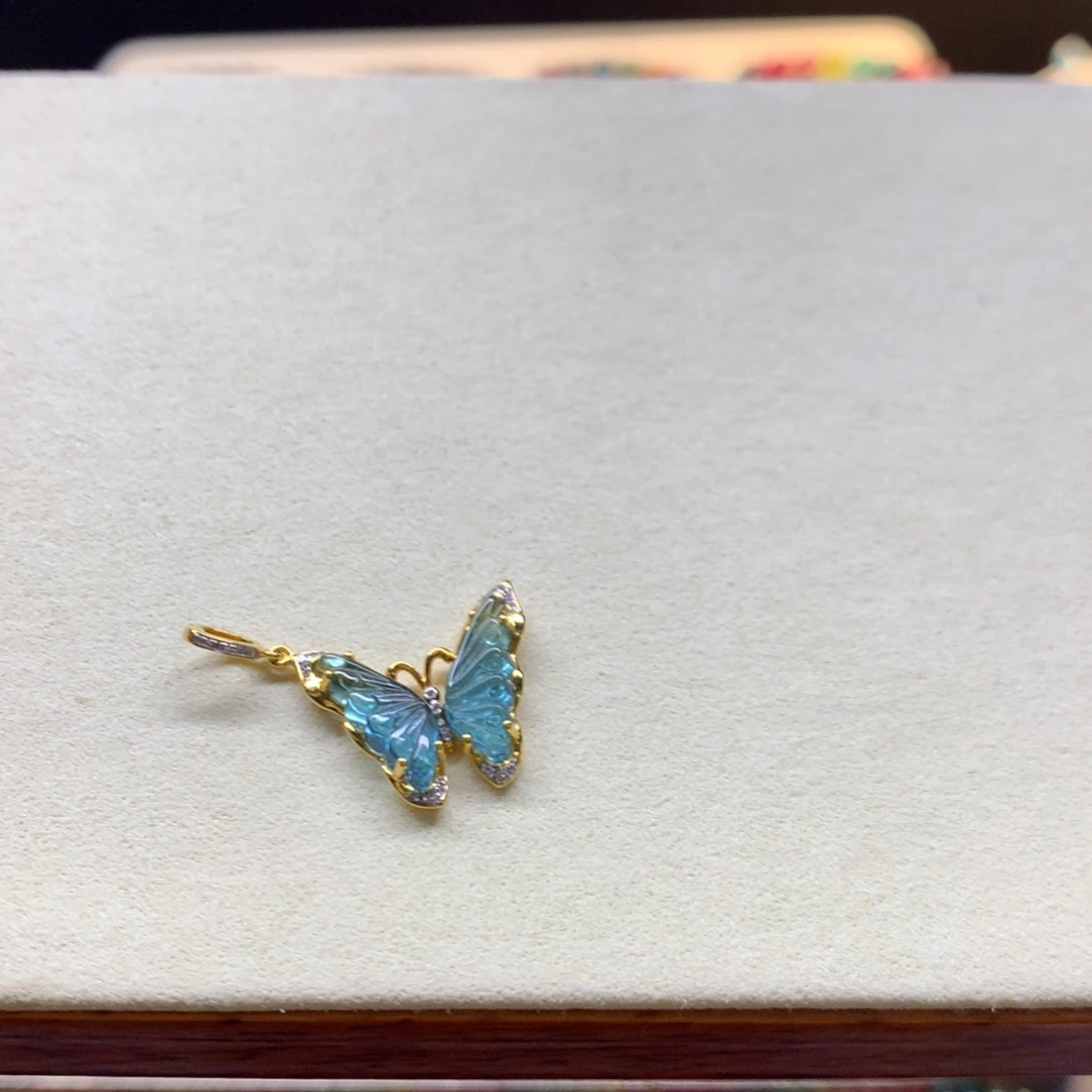 那****碧玺18K金镶嵌吊坠(不含链)蓝色蝴蝶