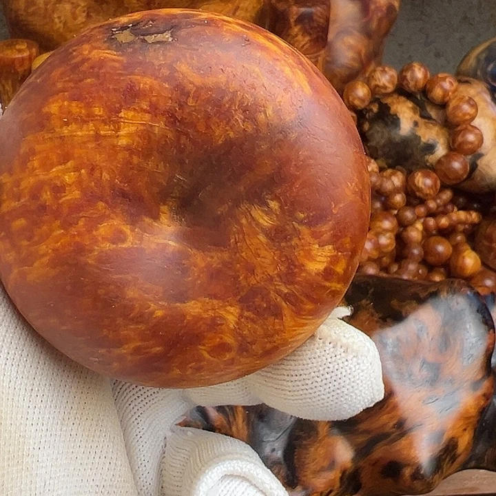 ****莱松木长白山琥珀木手把件雷