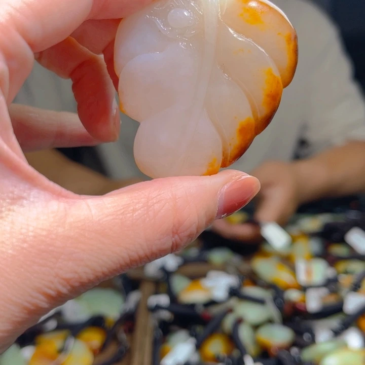 【闪购商品】和田玉未镶嵌颈饰