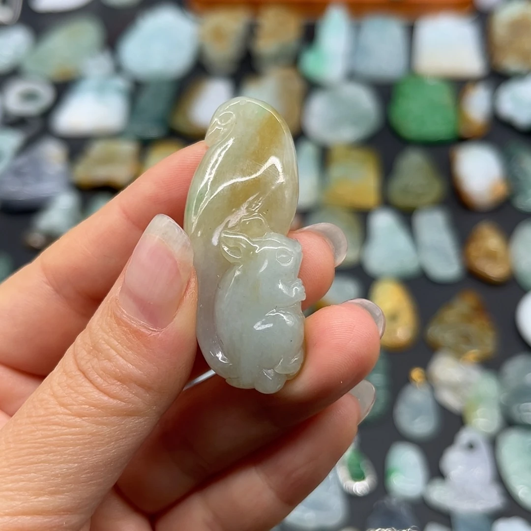 【闪购商品】翡翠颈饰未镶嵌松鼠