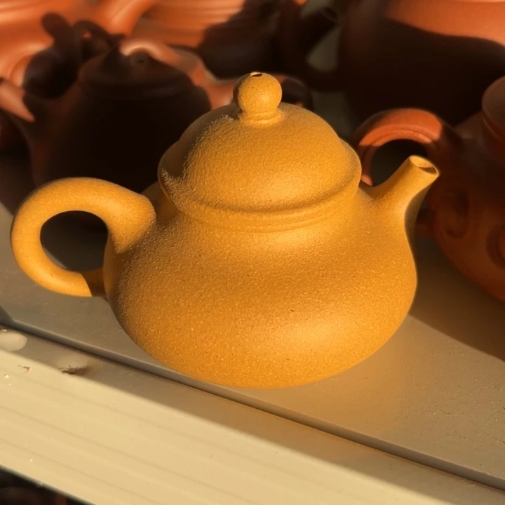 李***朴茶案紫砂黄金容天130cc