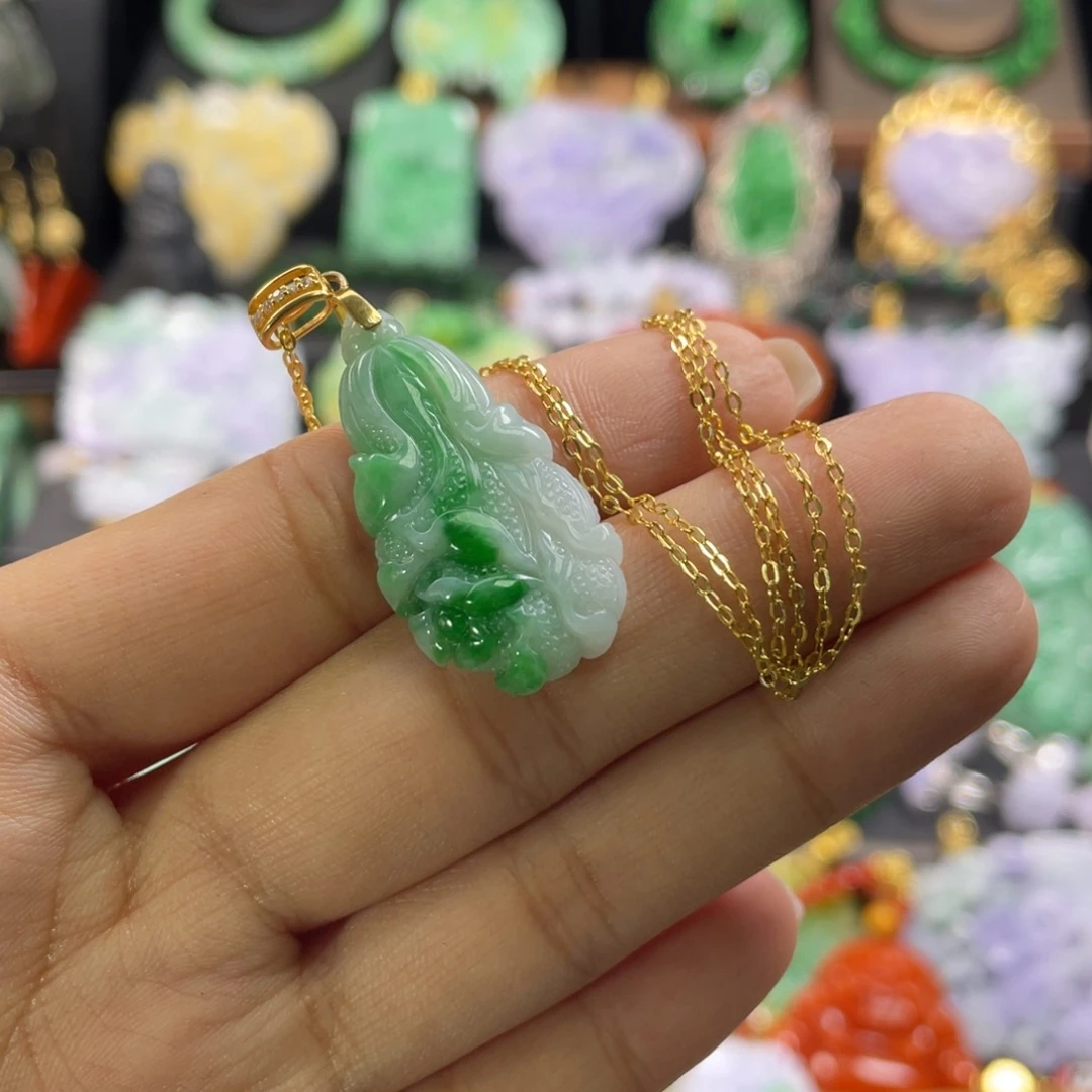 翡翠未镶嵌颈饰待编织