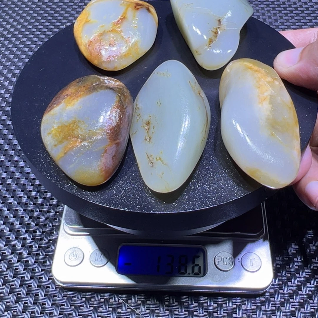 吊坠(不含链)未镶嵌和田玉（子料）211