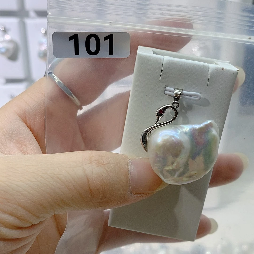 淡水珍珠合金颈饰