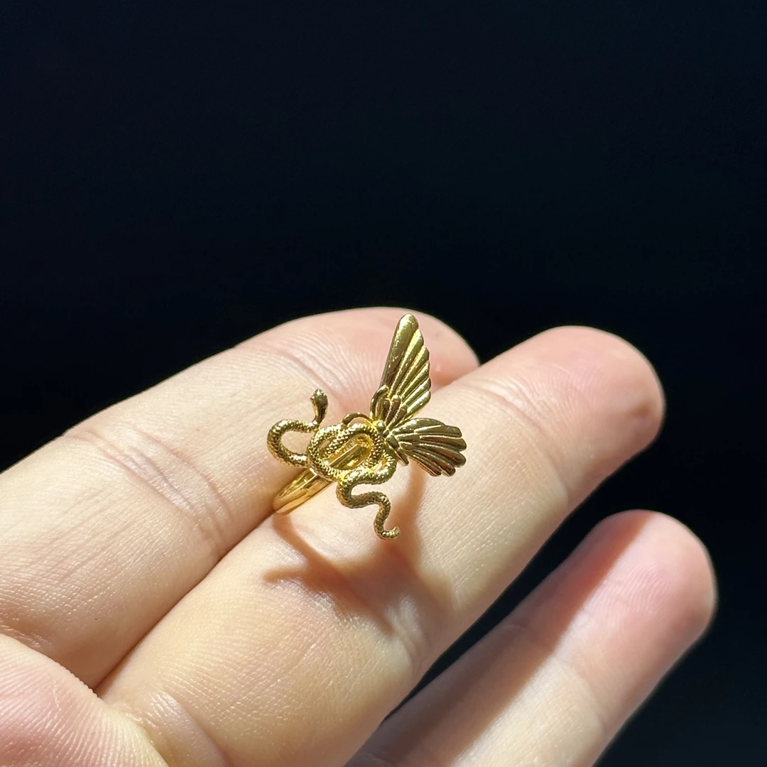 足金999 5G 蛇与蝶活口戒指 3.565