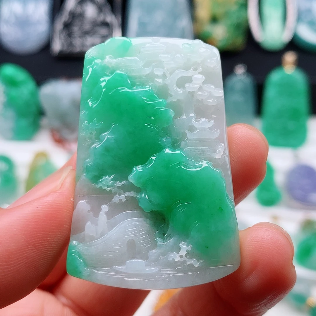 翡翠颈饰未镶嵌绿