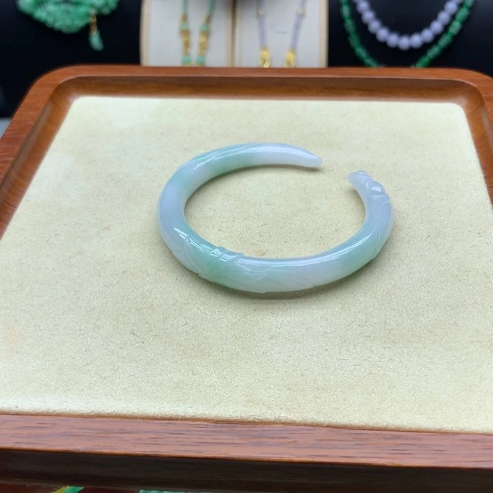 翡翠未镶嵌手镯翡翠手镯57