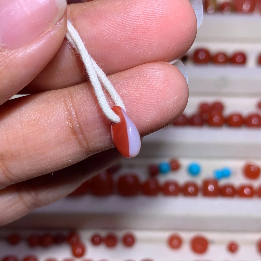 南红玛瑙未镶嵌侧挂红白特色料