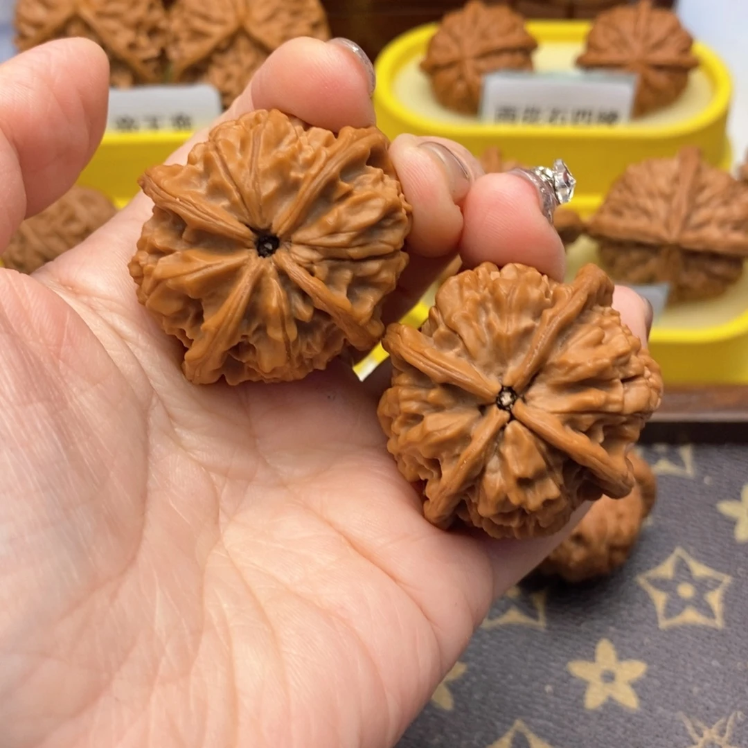 山***呀文玩核桃把件694号玉玺正四