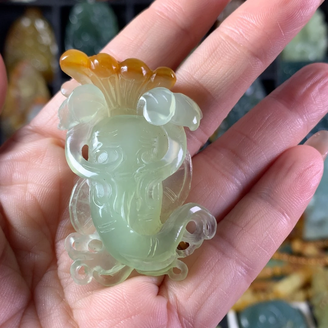 岫玉未镶嵌吊坠(赠链)