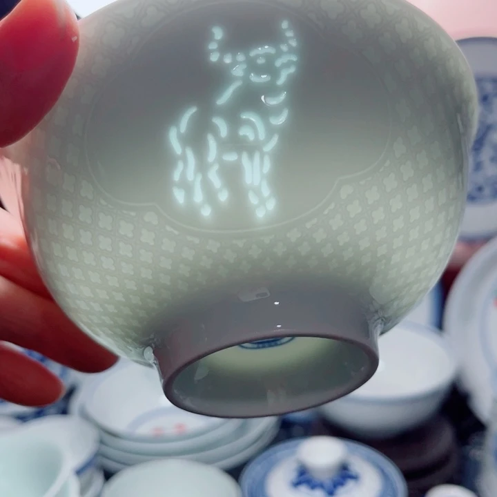 青花玲珑5寸饭碗生肖。牛