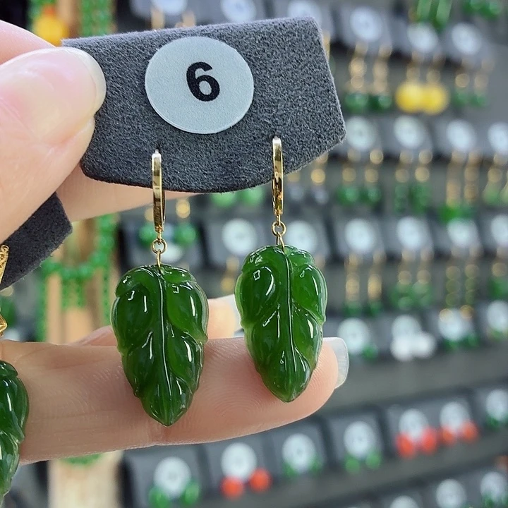 和田玉18K金镶嵌耳饰