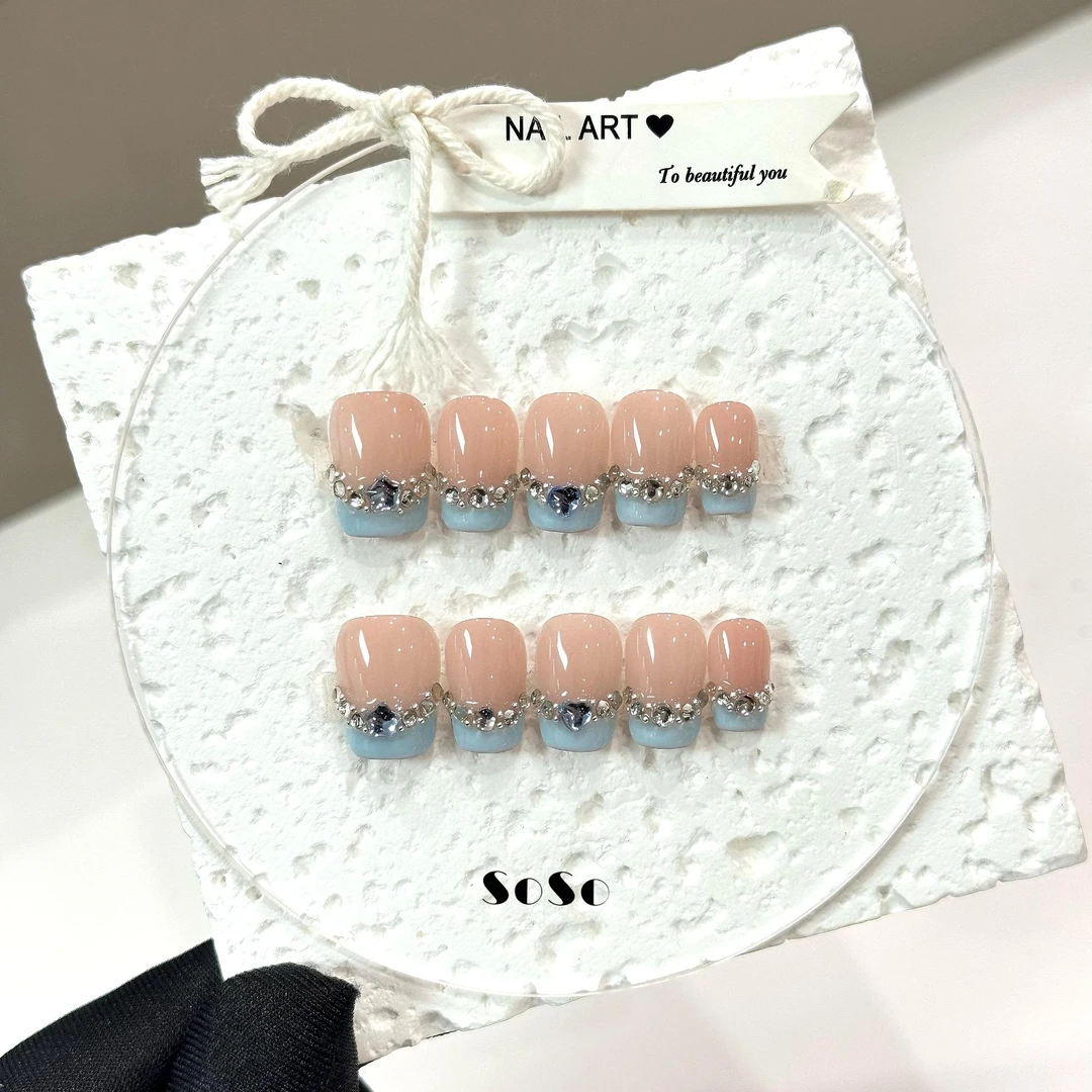 Nice SoSo【Baby蓝】纯手工穿戴甲纯欲手绘法式裸色碎钻冰透小众