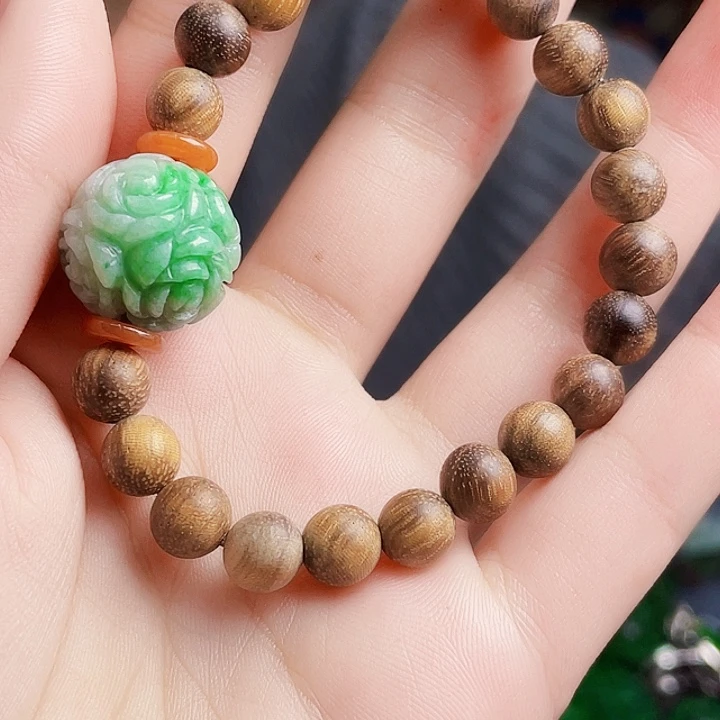 翡翠未镶嵌颈饰多样性