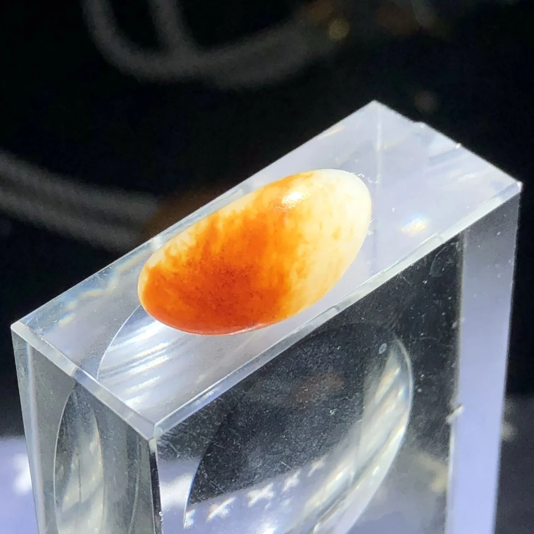 和田玉红皮白肉原籽戒面