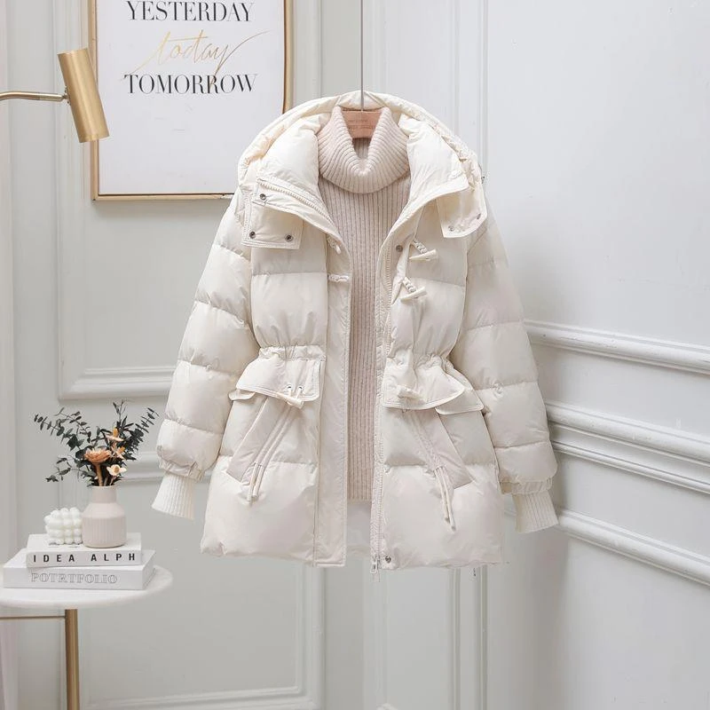 品牌精选小个子服女短款收腰显瘦白鸭绒牛角扣年新款外套加厚