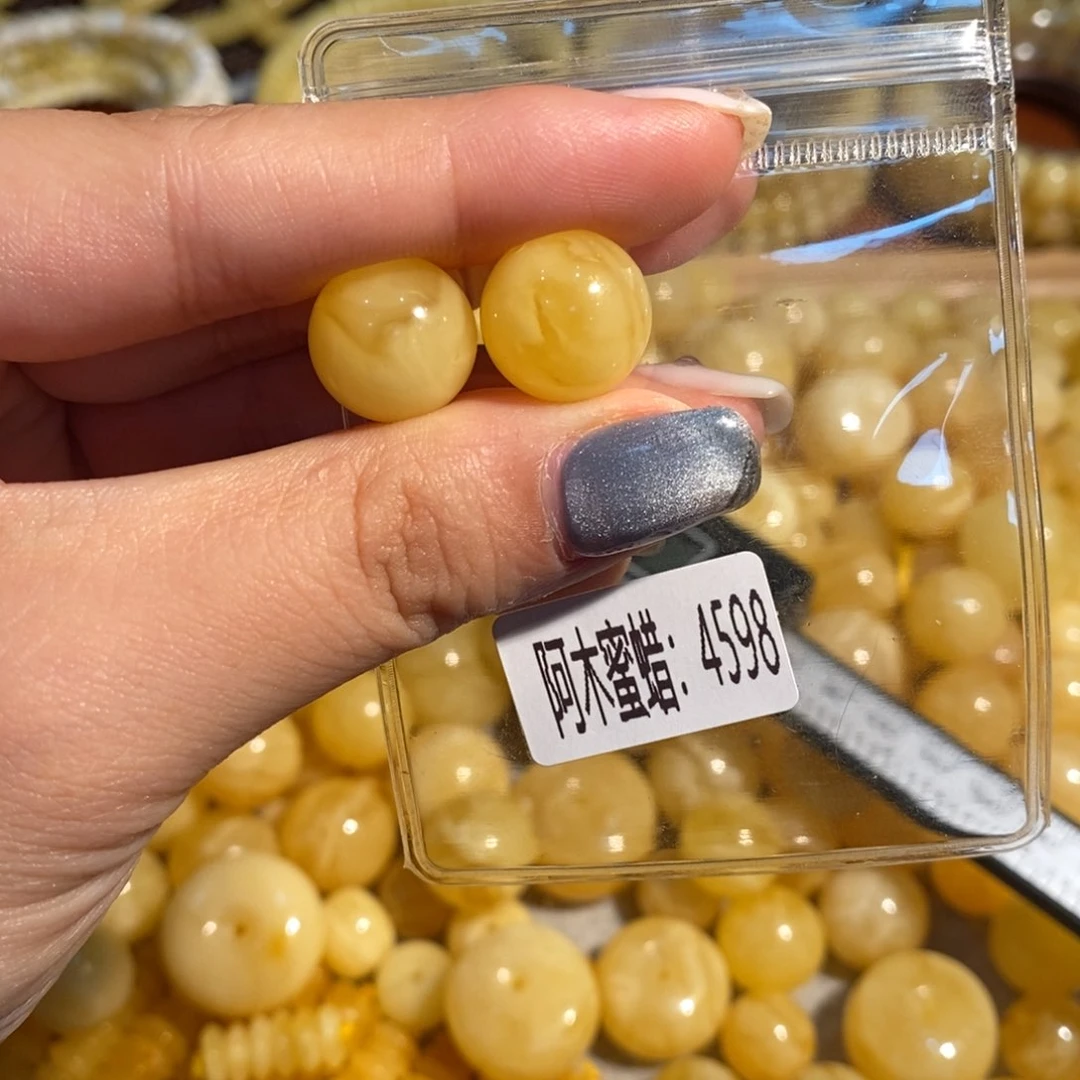 未镶嵌琥珀珠宝奇石4598