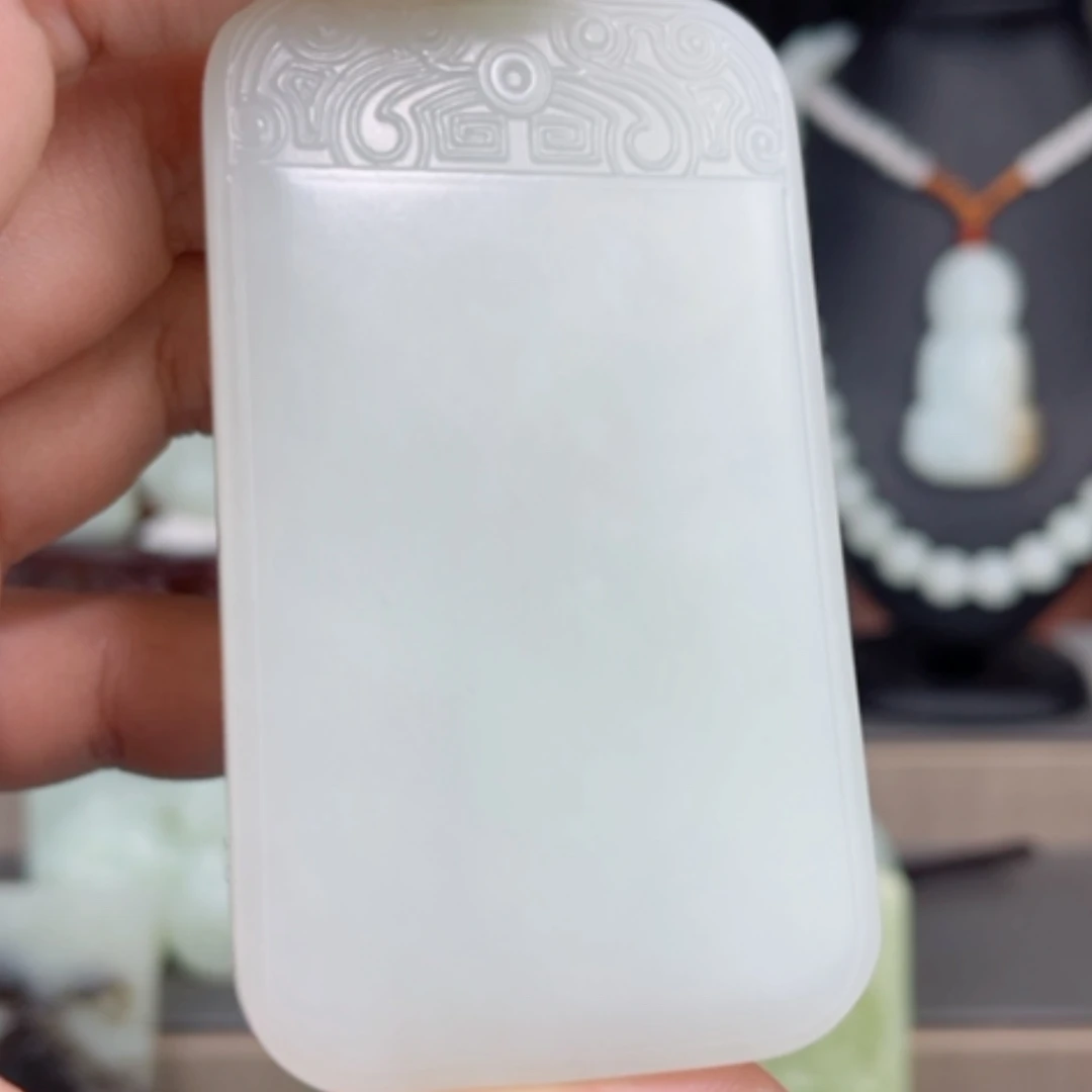 【闪购商品】颈饰未镶嵌和田玉