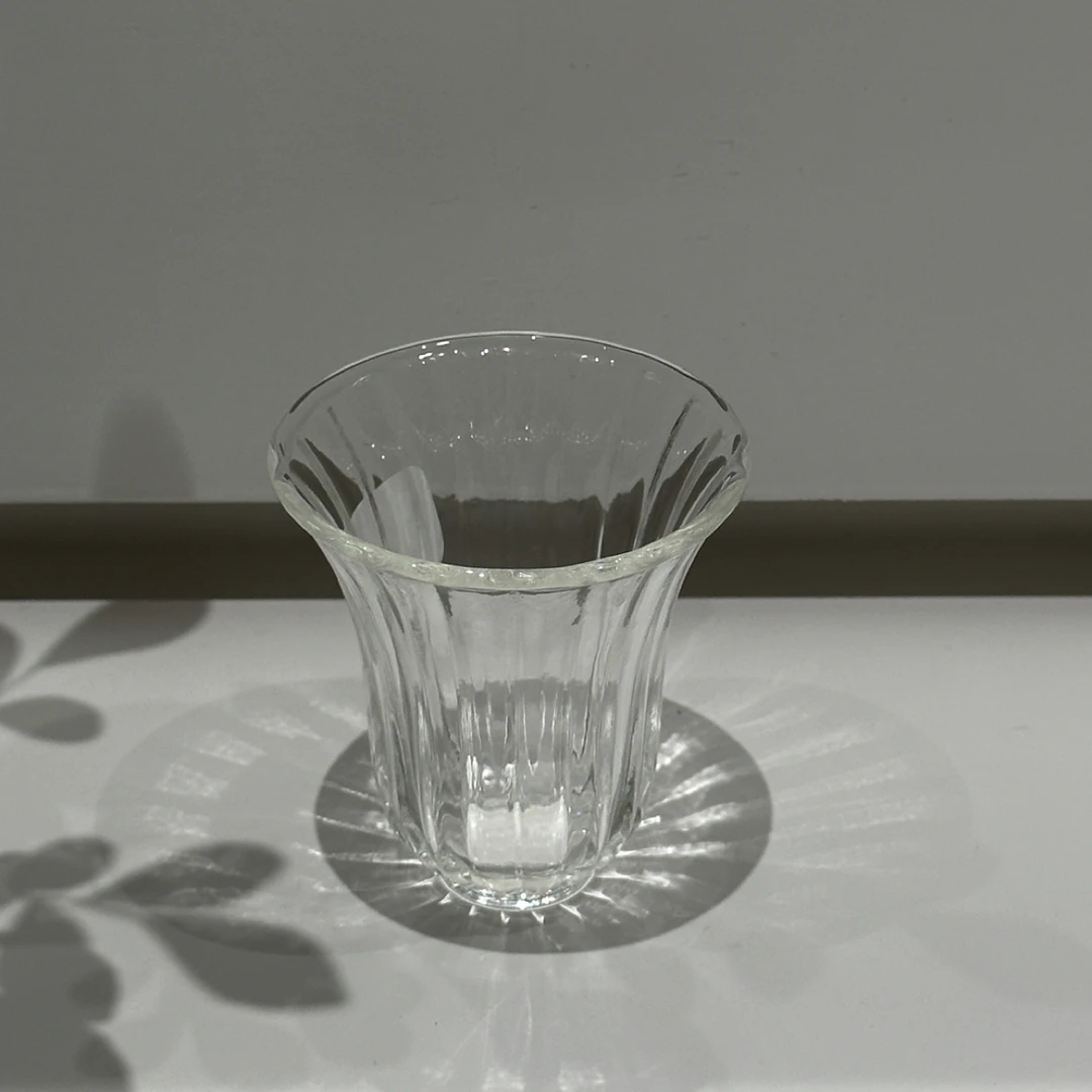 竖纹喇叭口玻璃杯