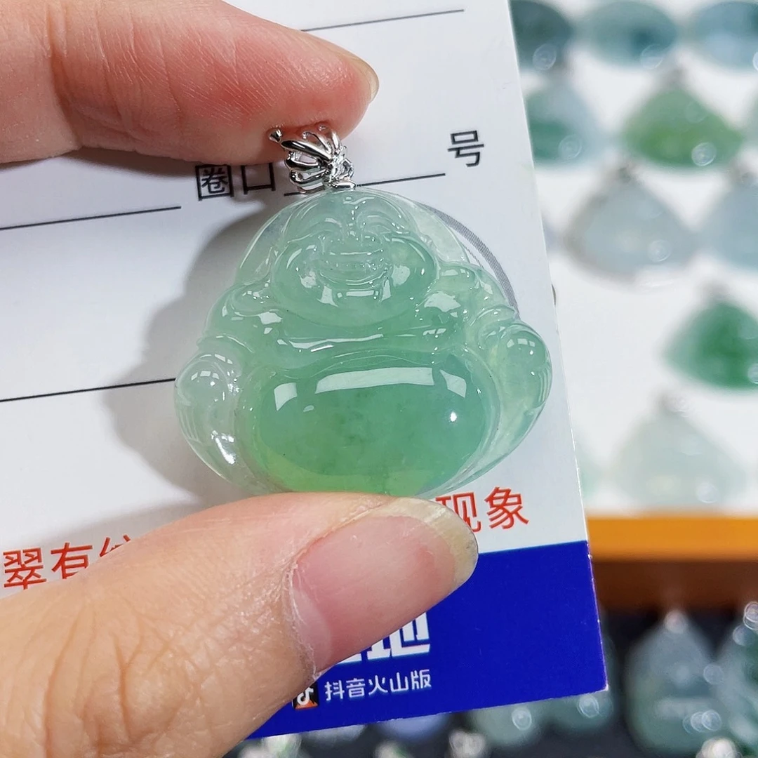 翡翠18K金镶嵌颈饰吊坠