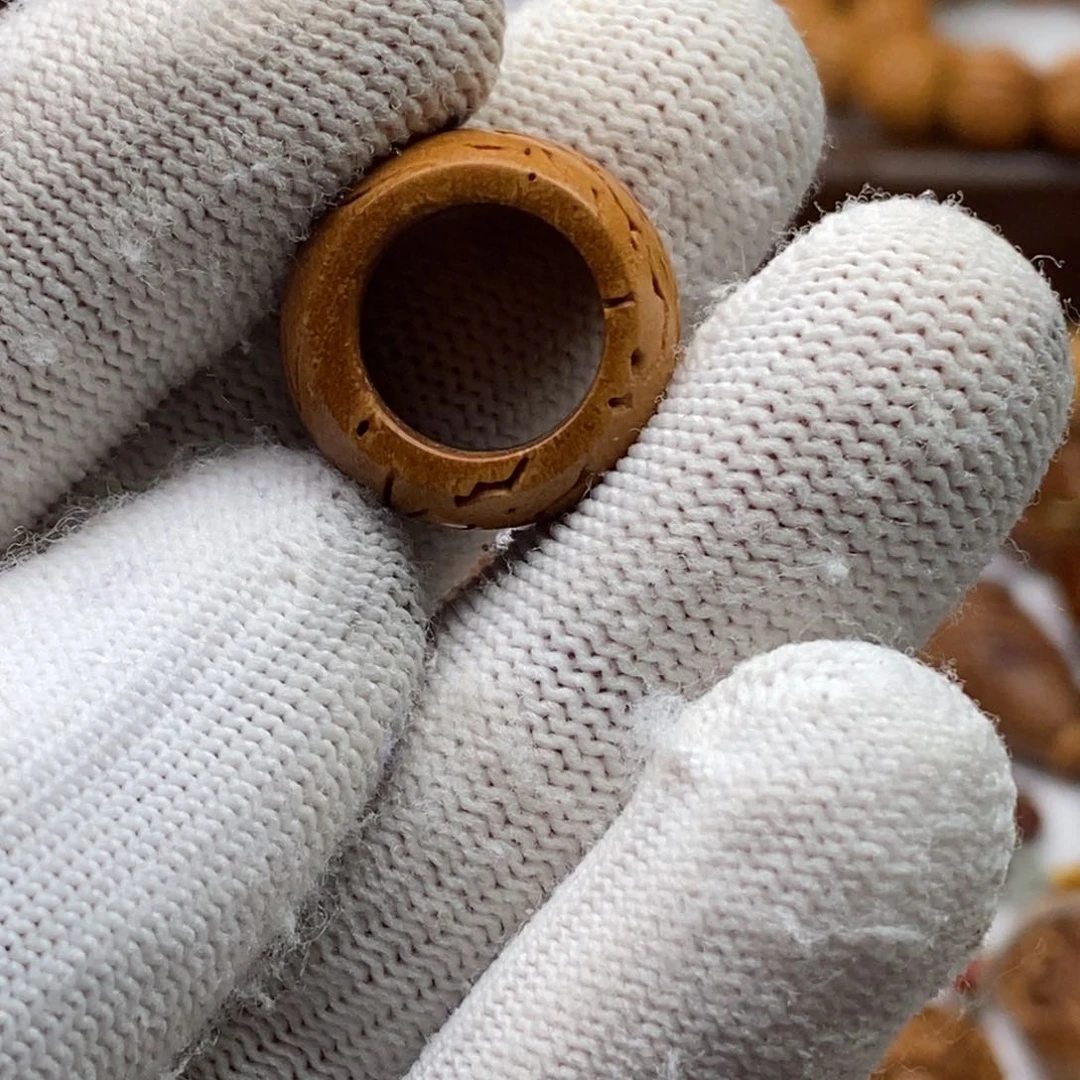 开****子桃核跑环工艺品