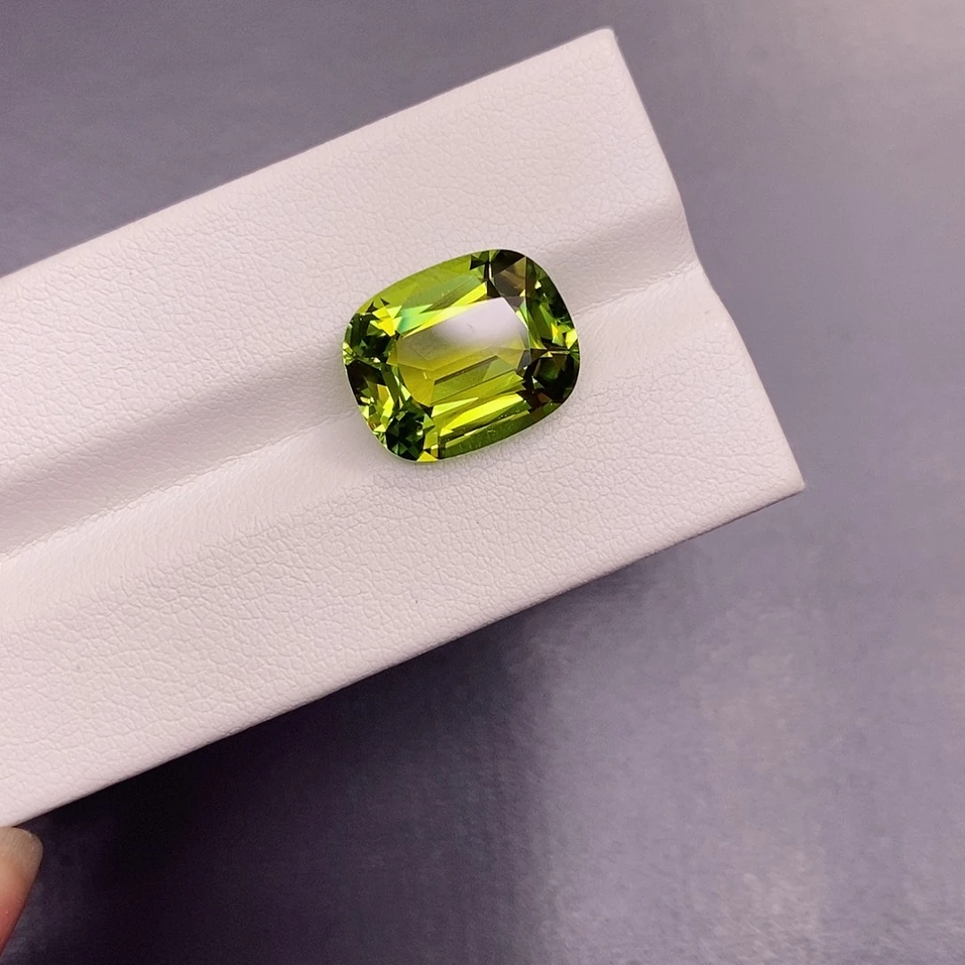 未镶嵌裸石碧玺7.3克拉