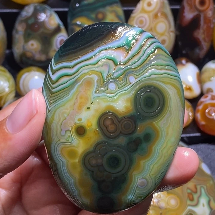 玛瑙/玉髓未镶嵌珠宝半成品115