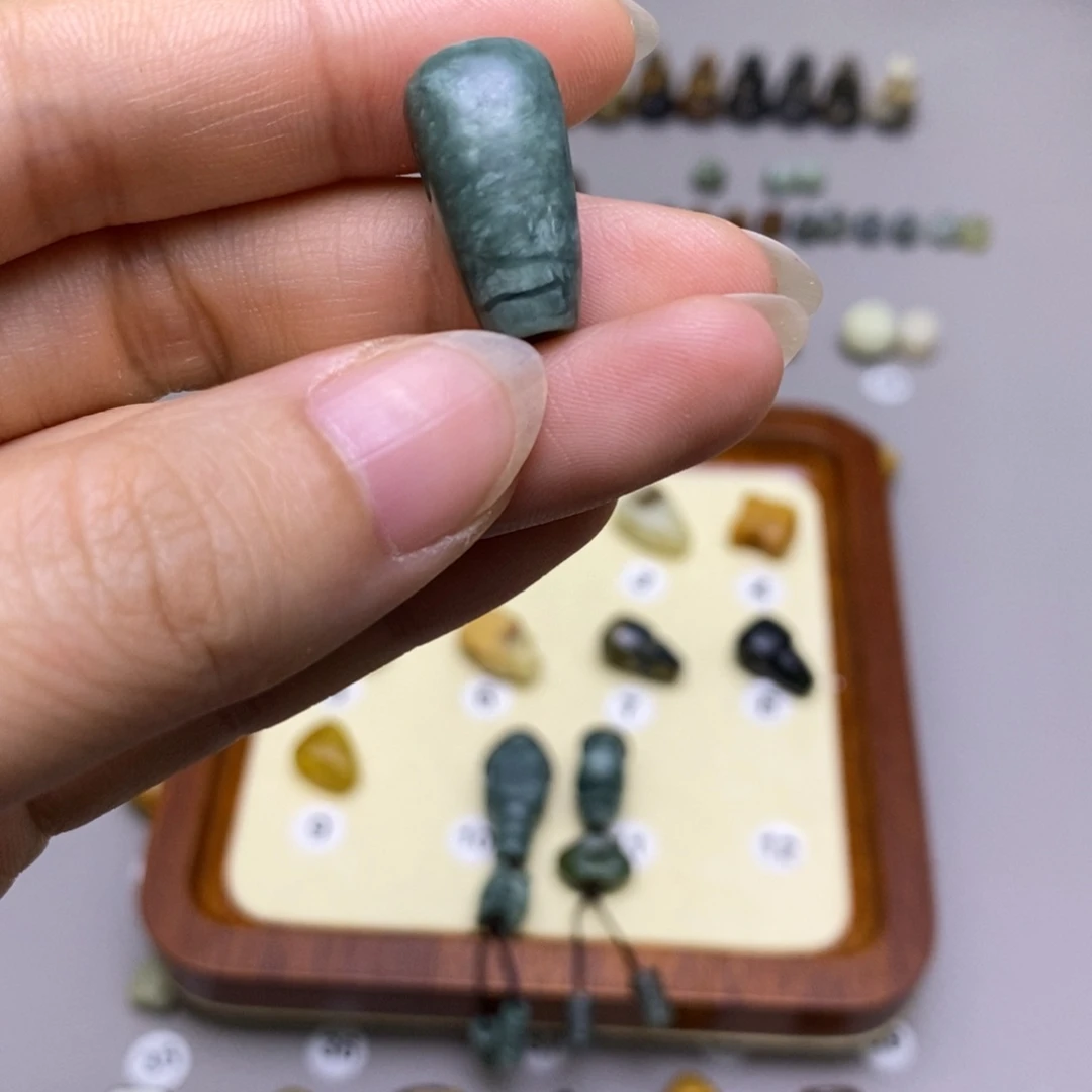 邢***树蛇纹石玉未镶嵌配饰