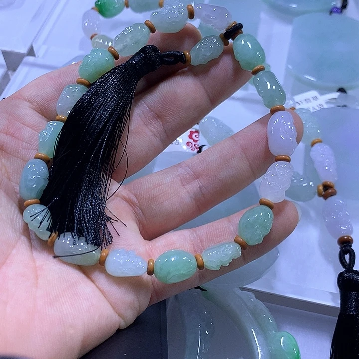 颈饰未镶嵌翡翠天然翡翠A货吊坠