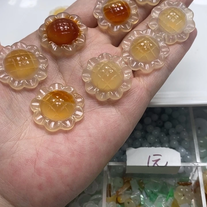 玛瑙/玉髓吊坠(不含链)未镶嵌糖心太阳花1个