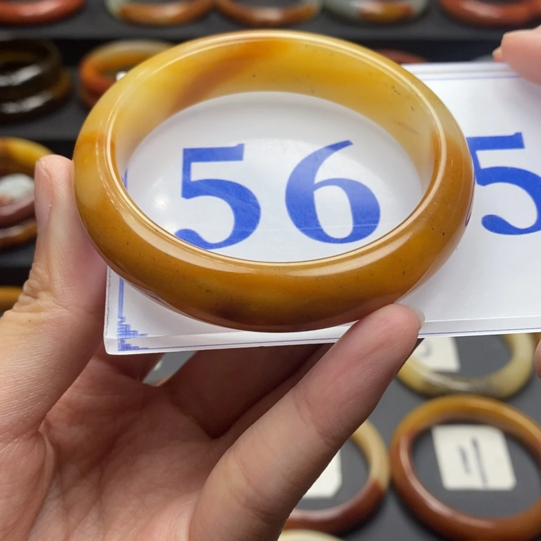 石英质玉（黄龙玉）手镯未镶嵌