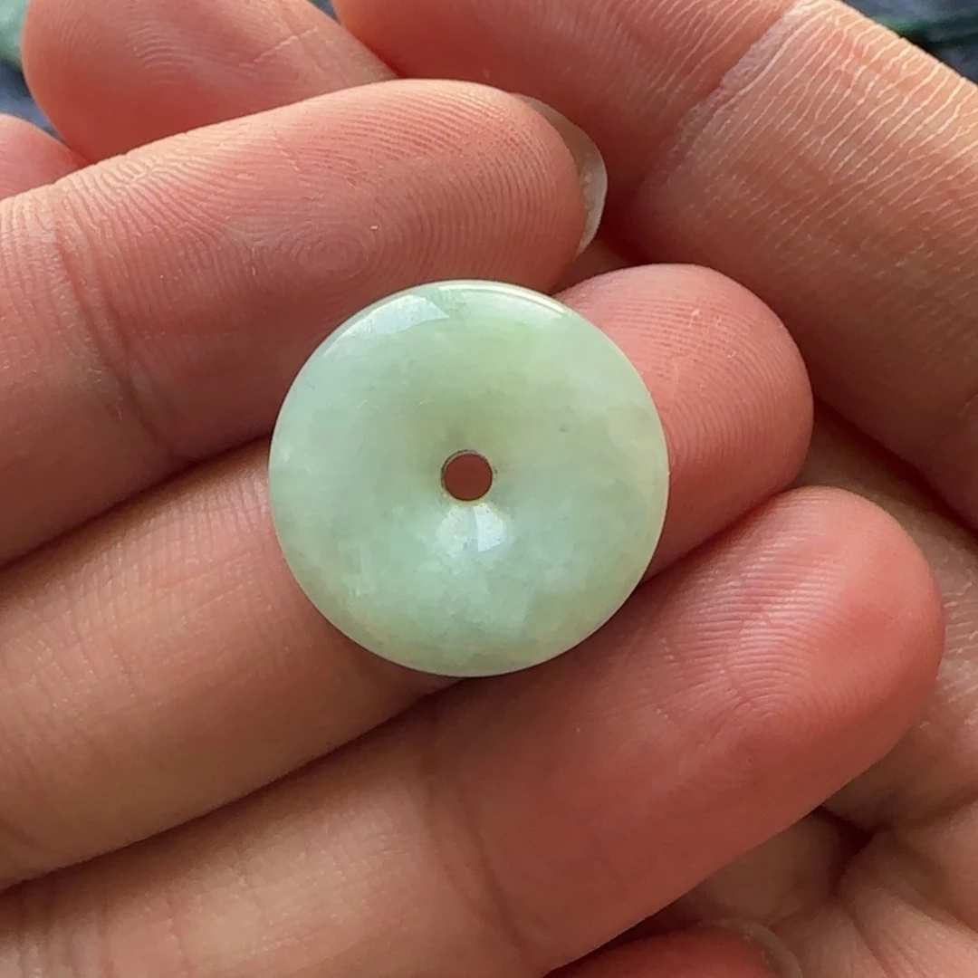 翡翠未镶嵌颈饰福利平安扣