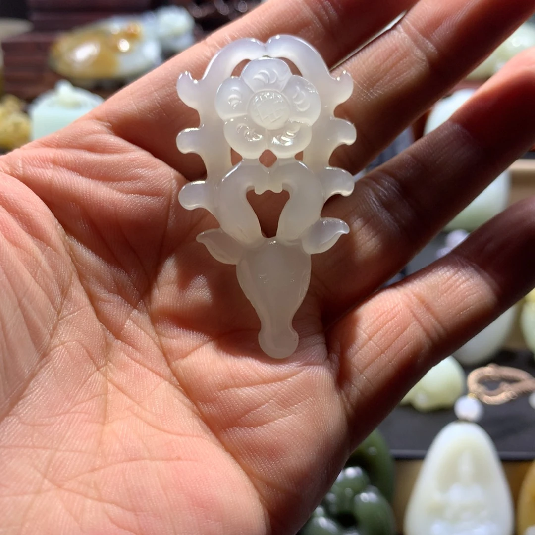 和田玉未镶嵌挂件