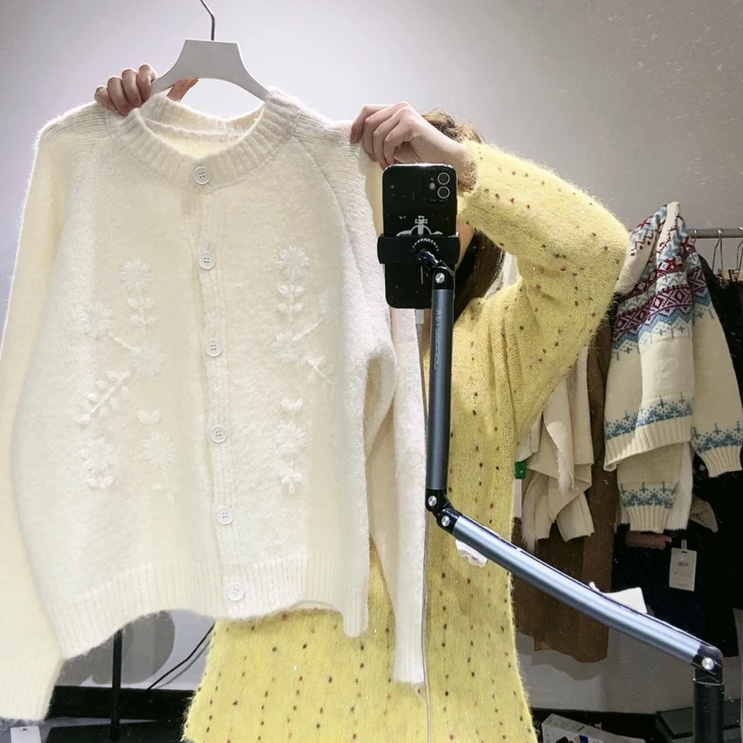 【闪购商品】米白开衫