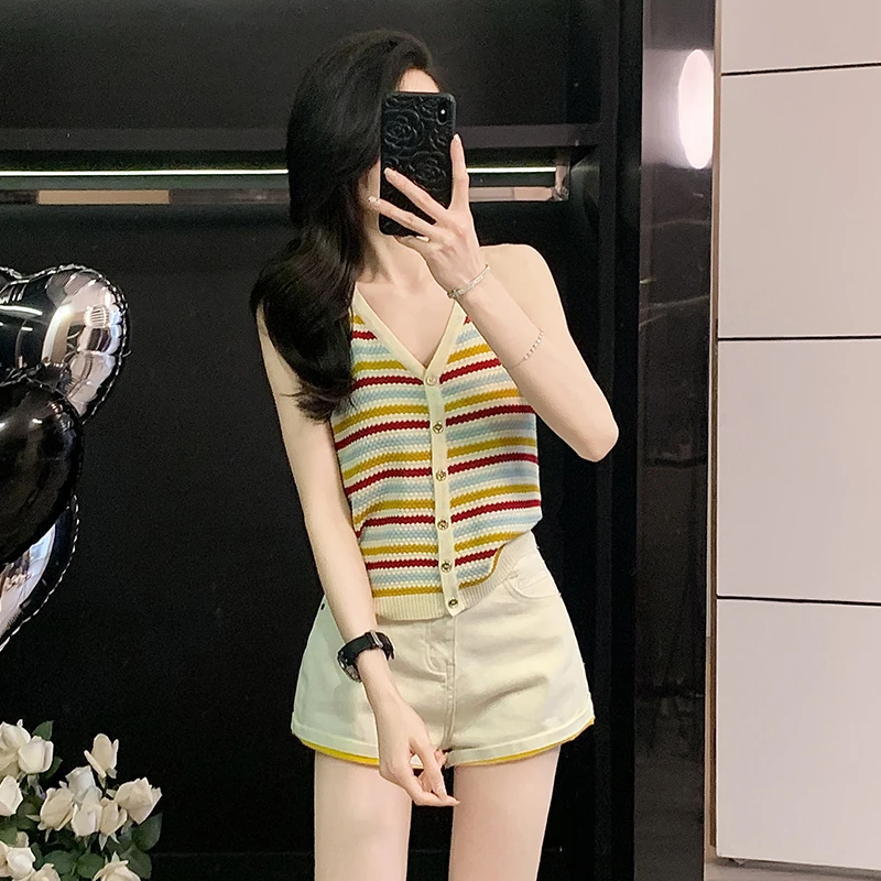 chic韩版时尚套装女夏季气质洋气v领彩色针织背心牛仔短裤两件套